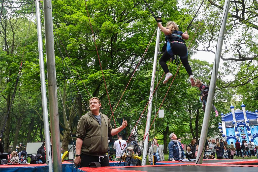 Und eine Trampolin-Anlage.