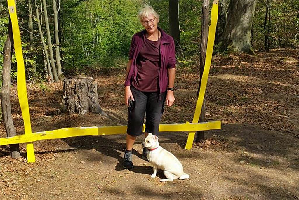 Vom Ultra-Marathon zur Marathon-Wanderung mit Hündin Bine Und Mischlings-Dame Bine machte alles klaglos mit.