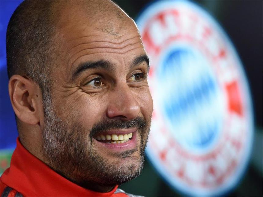 Bayern gegen Donezk zum Siegen verdammt Und nach dem Training ging's für Pep Guardiola zur Pressekonferenz. Foto: Andreas Gebert