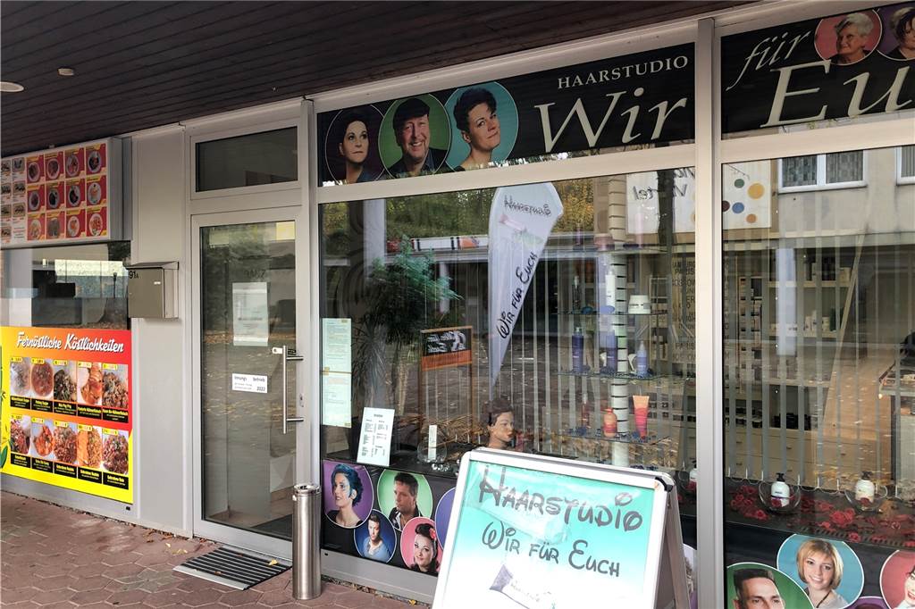 Friseur soll Corona-Hilfe zurückzahlen: "Müssen an einem Tag schließen" Das Friseurgeschäft von Oliver und Yvonne Moranz an der Meylantstraße 91a in Dortmund-Wickede