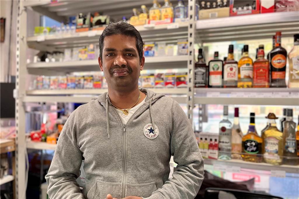 Raub-Serie, Geständnis, Festnahme: 12 Überfälle und wie sie endeten Unerschrocken reagierte Subendran Subindran auf einen bewaffneten Überfall auf seinen Heimat Supermarkt & Kiosk direkt am Castrop-Rauxeler Hauptbahnhof im April 2023.