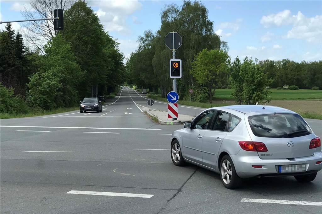 Wieder ein Crash auf der Unfallkreuzung Sythener Straße/Münsterstraße Unfälle an der Kreuzung Münsterstraße / Sythener Straße passieren meistens beim Linksabbiegen.