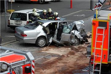 Unfall in Hamburg: Bei dem Streit um die Autodaten geht es um handfeste wirtschaftliche Interessen. Foto: Markus Scholz
