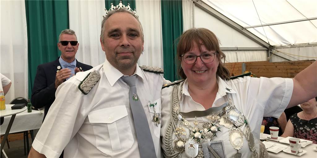 Erste Schützenkönigin in Dorsten appelliert: Schützenvereine für Frauen öffnen Königspaar Anja Gibson und Markus Harding