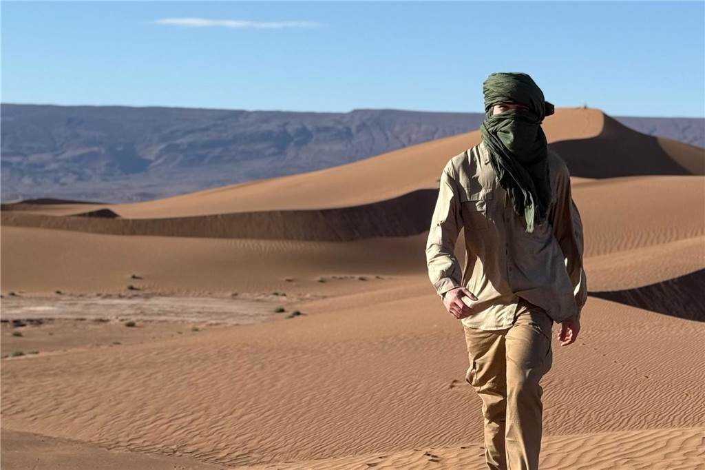 Dortmunder Extremsportler Tim Jambor erlebt unglaubliche Survival-Tour Tim Jambor läuft durch die Wüste.