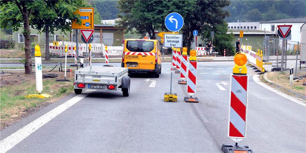 Unmittelbar neben dem Ende der Linksabbiegerspur der B236-Ausfahrt Dortmund-Schüren wurde der alte Bergbauschacht entdeckt. 