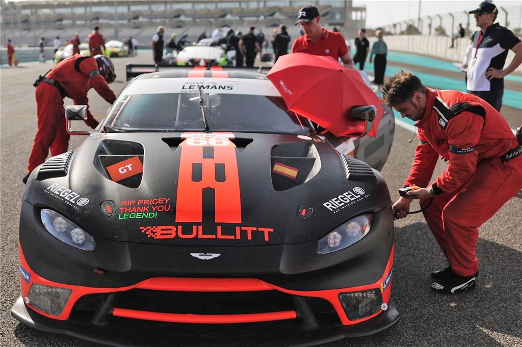 Jacob Riegel schwärmt von der Asian Le Mans Serie Aston Martin Vantagedes Teams Bullitt Racing vor dem Start in Abu Dhabi