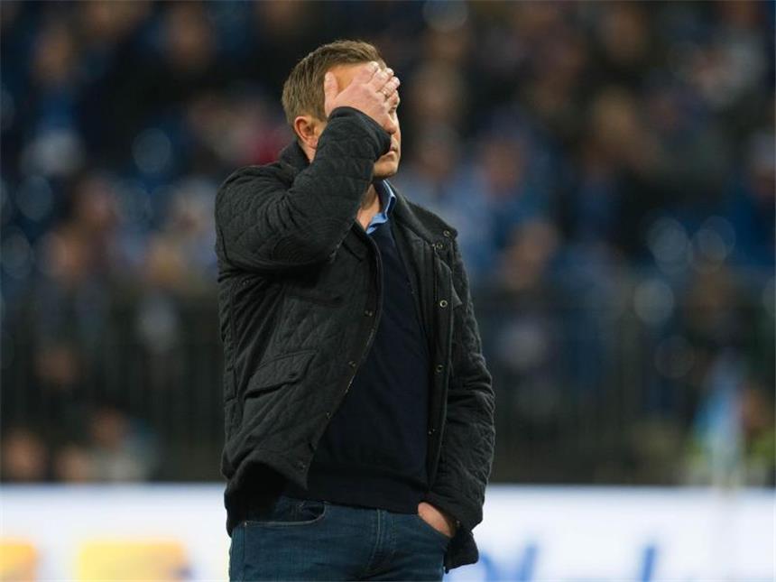 Irritationen um Schalke-Coach Breitenreiter Unruhe auf Schalke: Nach einem bericht des TV-Senders "Sky" steht André Breitenreiter in der Kritik.
