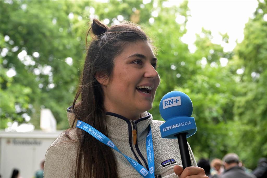 Unsere Reporterin Sophie Schober beim Interview.