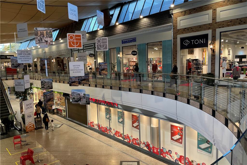 Einzelfall Mercaden? Ein Blick in die anderen Center der Umgebung Unten Ladenzeile, oben Mode-Outlet: Der Marler Stern ist zweigeteilt.