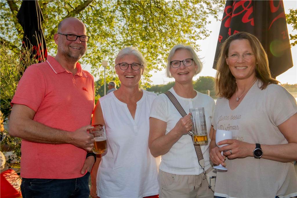 Unter dem Motto „Just Dance“ fand am 30. April die HenSeDö Revivalparty in der Sunset Beach Bar in Haltern am See statt