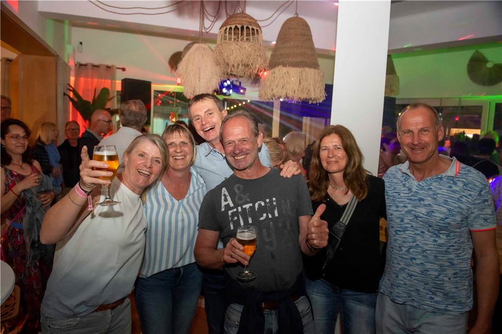 Unter dem Motto „Just Dance“ fand am 30. April die HenSeDö Revivalparty in der Sunset Beach Bar in Haltern am See statt