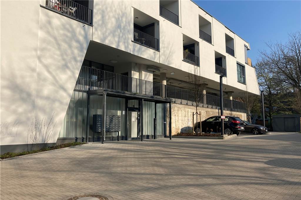 Unter dem neuen Wohnkomplex "Südtribüne" liegt zwischen Leipziger Straße und Ruhrallee der ehemalige Befehlsbunker.