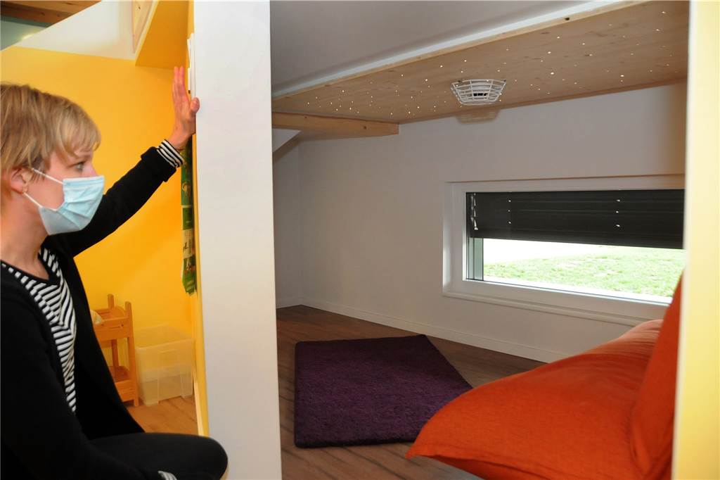 Kinderhaus Rasselbande eröffnet: So sieht es in Schwertes neuer Kita aus Unter der Decke der Ruhe-Höhle leuchtet ein Sternenhimmel.