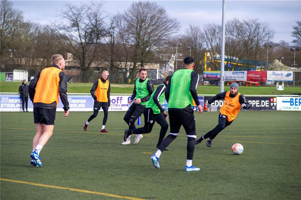 Unter der Leitung des neuen Cheftrainers Alexander Zerche und Co-Trainer Karoly Spranger ist der TuS Haltern am See in die Vorbereitung auf die restliche Saison 2023/24 gestartet.