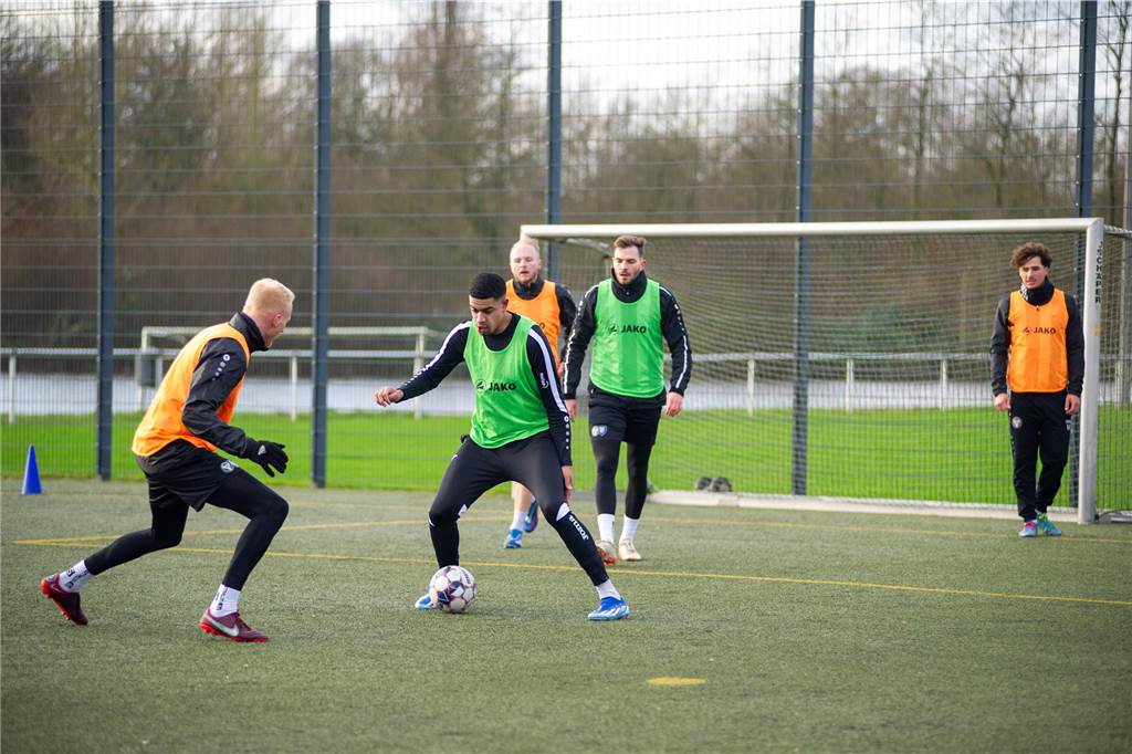 Unter der Leitung des neuen Cheftrainers Alexander Zerche und Co-Trainer Karoly Spranger ist der TuS Haltern am See in die Vorbereitung auf die restliche Saison 2023/24 gestartet.