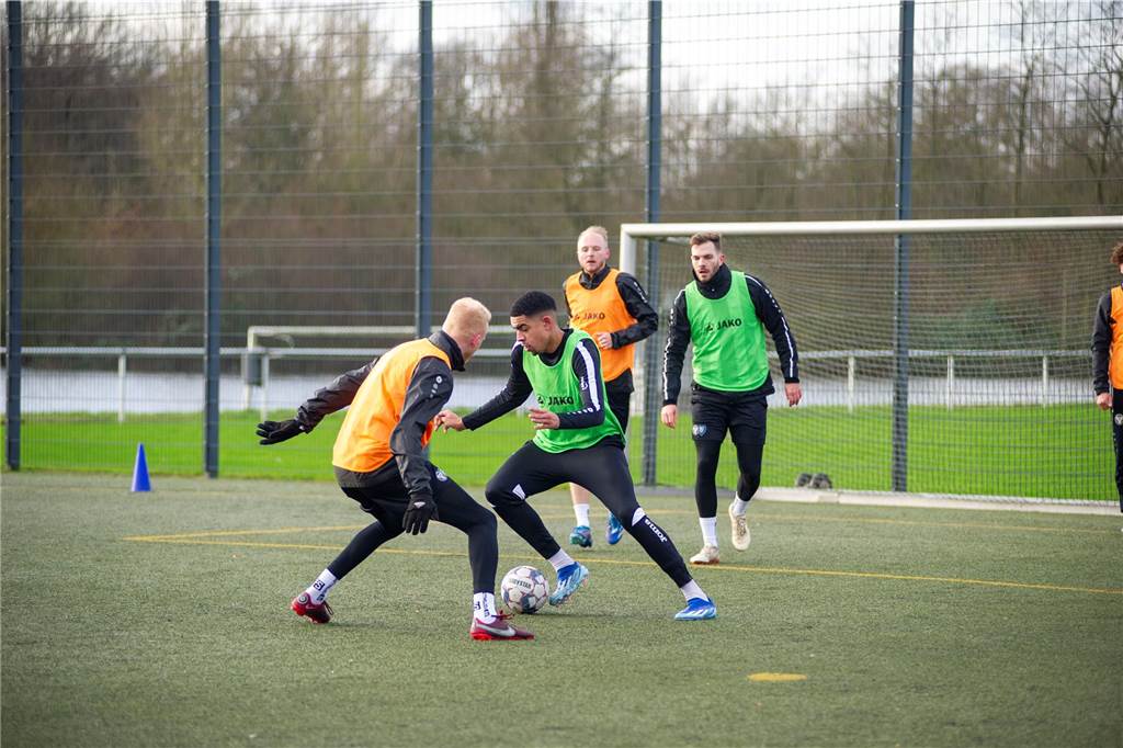 Unter der Leitung des neuen Cheftrainers Alexander Zerche und Co-Trainer Karoly Spranger ist der TuS Haltern am See in die Vorbereitung auf die restliche Saison 2023/24 gestartet.
