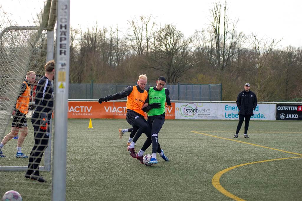 Unter der Leitung des neuen Cheftrainers Alexander Zerche und Co-Trainer Karoly Spranger ist der TuS Haltern am See in die Vorbereitung auf die restliche Saison 2023/24 gestartet.