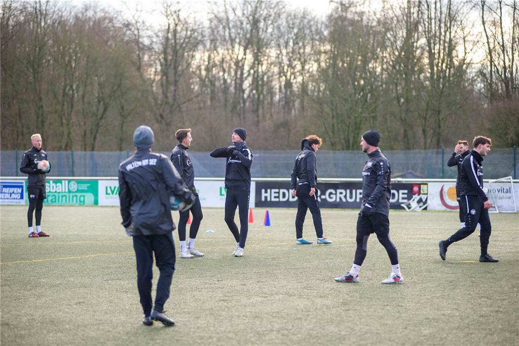Unter der Leitung des neuen Cheftrainers Alexander Zerche und Co-Trainer Karoly Spranger ist der TuS Haltern am See in die Vorbereitung auf die restliche Saison 2023/24 gestartet.