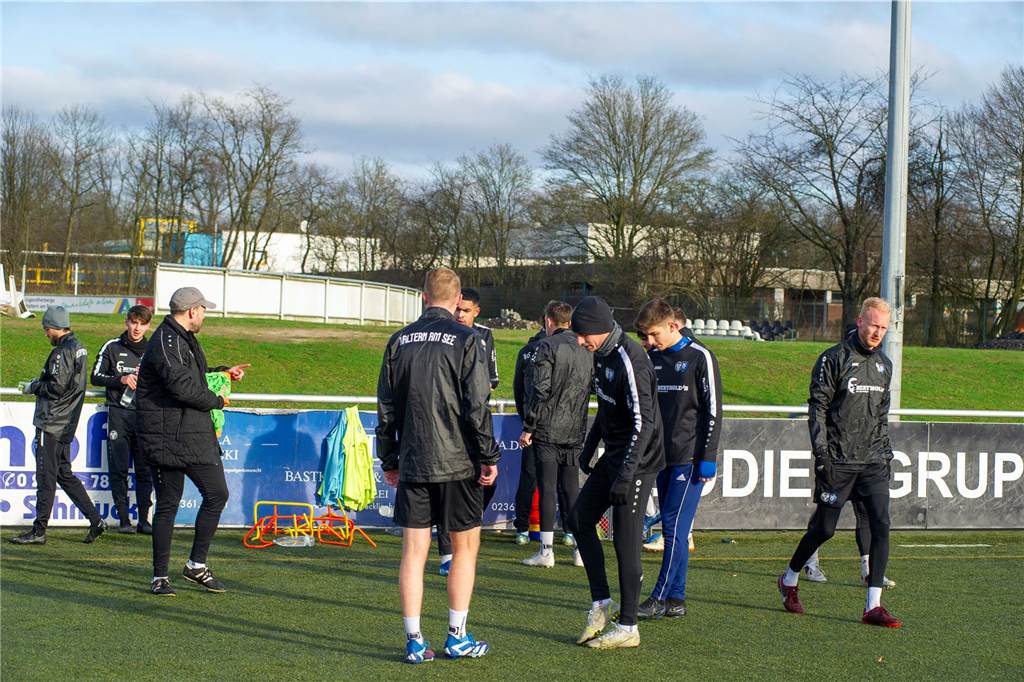 Unter der Leitung des neuen Cheftrainers Alexander Zerche und Co-Trainer Karoly Spranger ist der TuS Haltern am See in die Vorbereitung auf die restliche Saison 2023/24 gestartet.