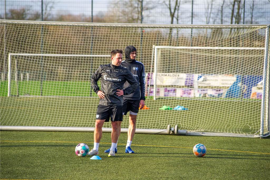 Unter der Leitung des neuen Cheftrainers Alexander Zerche und Co-Trainer Karoly Spranger ist der TuS Haltern am See in die Vorbereitung auf die restliche Saison 2023/24 gestartet.