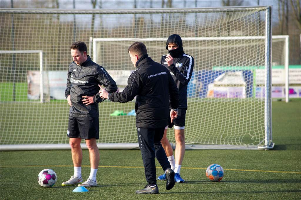 Unter der Leitung des neuen Cheftrainers Alexander Zerche und Co-Trainer Karoly Spranger ist der TuS Haltern am See in die Vorbereitung auf die restliche Saison 2023/24 gestartet.