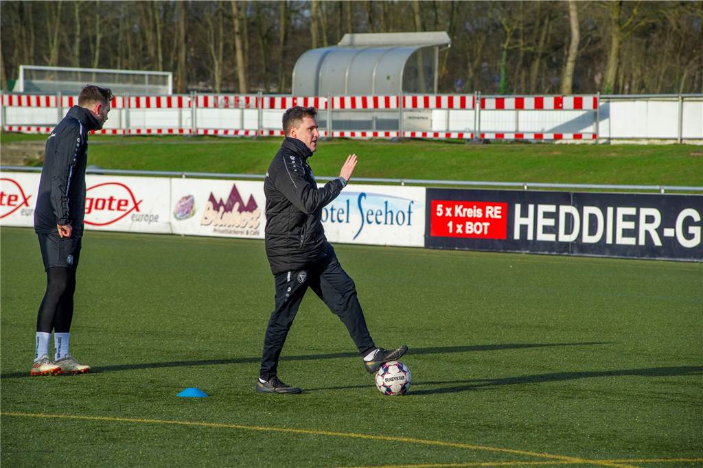 Unter der Leitung des neuen Cheftrainers Alexander Zerche und Co-Trainer Karoly Spranger ist der TuS Haltern am See in die Vorbereitung auf die restliche Saison 2023/24 gestartet.