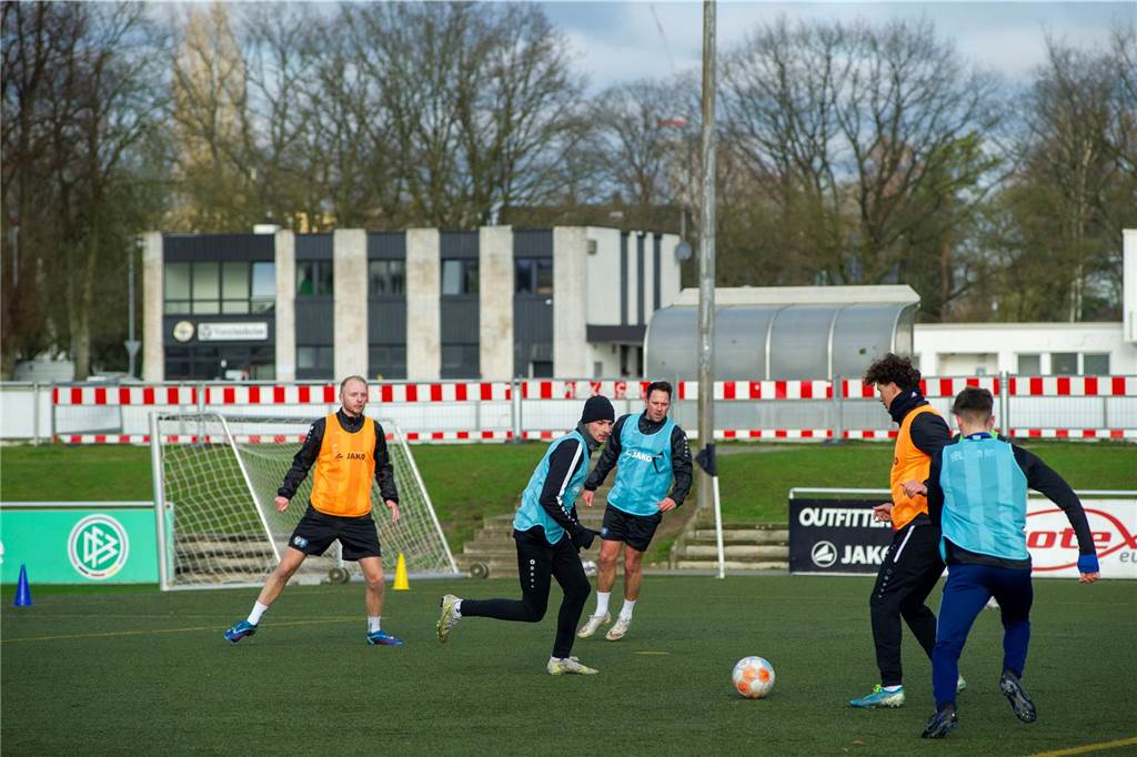 Unter der Leitung des neuen Cheftrainers Alexander Zerche und Co-Trainer Karoly Spranger ist der TuS Haltern am See in die Vorbereitung auf die restliche Saison 2023/24 gestartet.