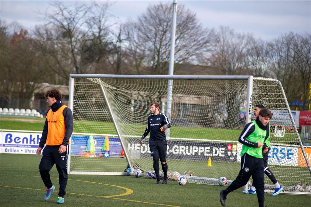 Unter der Leitung des neuen Cheftrainers Alexander Zerche und Co-Trainer Karoly Spranger ist der TuS Haltern am See in die Vorbereitung auf die restliche Saison 2023/24 gestartet.