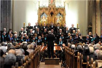 Unter der Leitung von Klemens Koerner gibt es ein großes Chorkonzert in der Castroper St. Lambertus-Kirche.