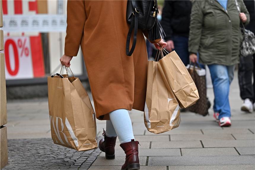 Shoppen mit Termin: Einkaufen im Handel unter Auflagen wieder möglich Unter strengen Auflagen darf der Einzelhandel wieder schrittweise öffnen.