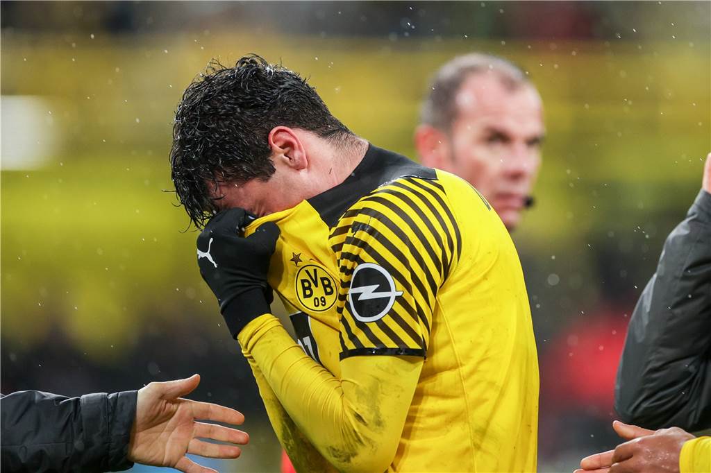 BVB-Personal: Bittere Diagnose für Zagadou – Entwarnung bei Reyna Unter Tränen verließ BVB-Youngster Gio Reyna den Platz.
