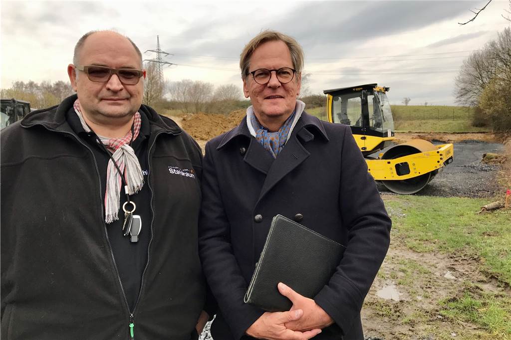 Unternehmer Karl-Heinz Gockeln (l.) und Unternehmensentwickler Andreas C. Habicht realisieren an der Erinstraße die Firma Stahlraum, in der man Schließfächer und Wertboxen mieten kann.