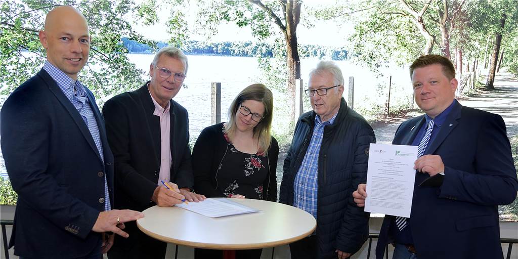 „Wir brauchen jeden“ - Berufskolleg vereinbart Kooperation mit Ausbildungspaten Das Berufskolleg unterzeichnete einen Kooperationsvertrag mit den Ausbildungspaten.