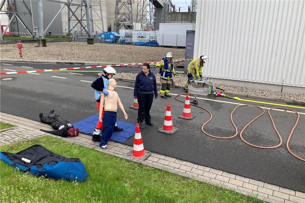 Unzählige Einsatzkräfte waren bei der Großübung auf dem Gelände des Trianel-Kraftwerkes in Lünen im Einsatz.