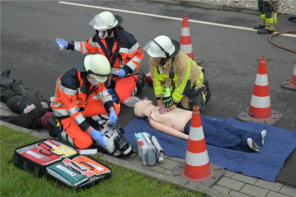 Unzählige Einsatzkräfte waren bei der Großübung auf dem Gelände des Trianel-Kraftwerkes in Lünen im Einsatz.