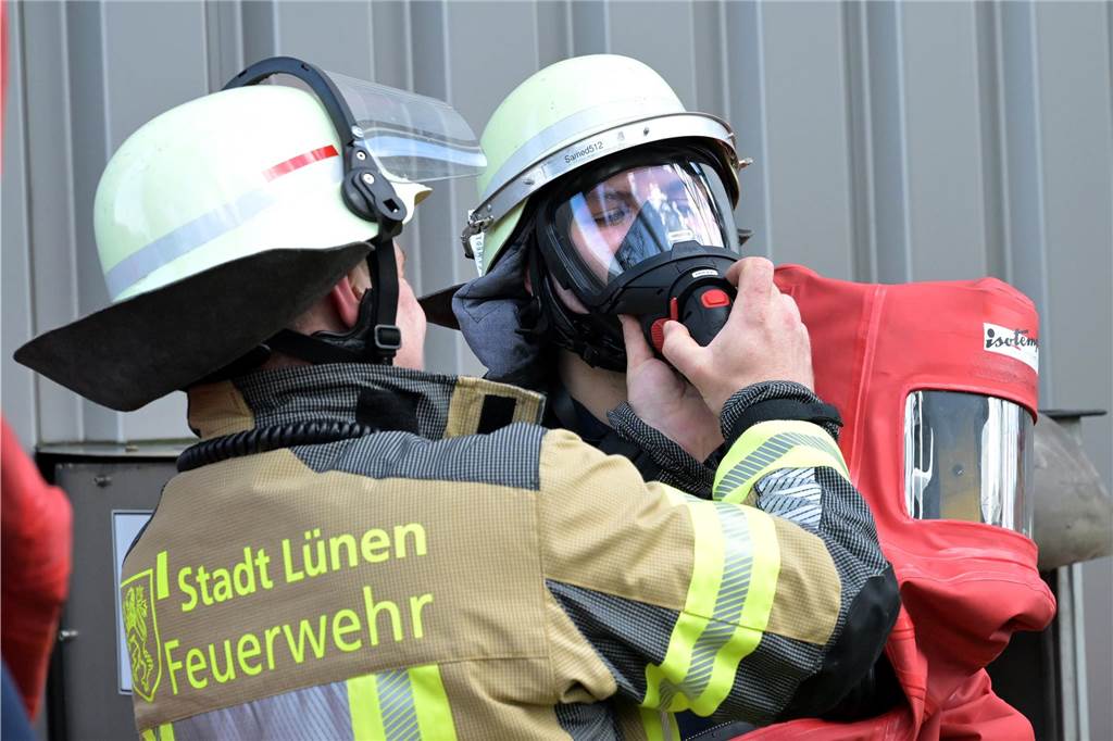 Unzählige Einsatzkräfte waren bei der Großübung auf dem Gelände des Trianel-Kraftwerkes in Lünen im Einsatz.