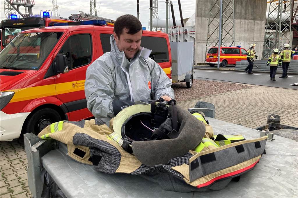 Unzählige Einsatzkräfte waren bei der Großübung auf dem Gelände des Trianel-Kraftwerkes in Lünen im Einsatz.