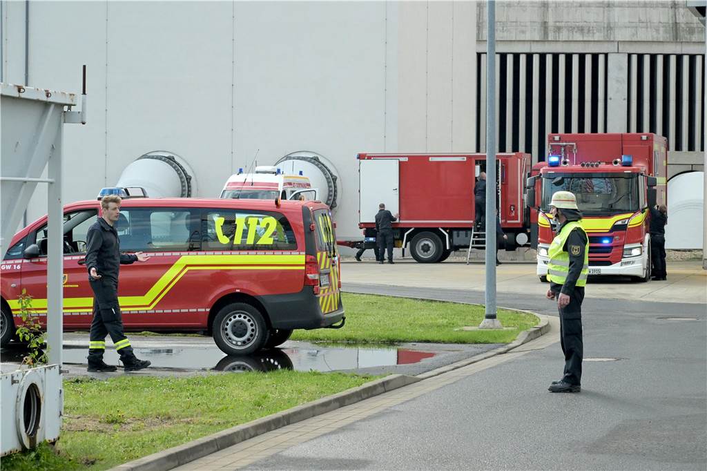 Unzählige Einsatzkräfte waren bei der Großübung auf dem Gelände des Trianel-Kraftwerkes in Lünen im Einsatz.