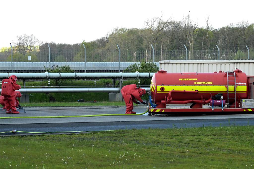 Unzählige Einsatzkräfte waren bei der Großübung auf dem Gelände des Trianel-Kraftwerkes in Lünen im Einsatz.