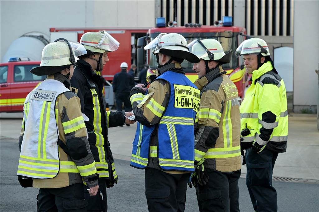 Unzählige Einsatzkräfte waren bei der Großübung auf dem Gelände des Trianel-Kraftwerkes in Lünen im Einsatz.