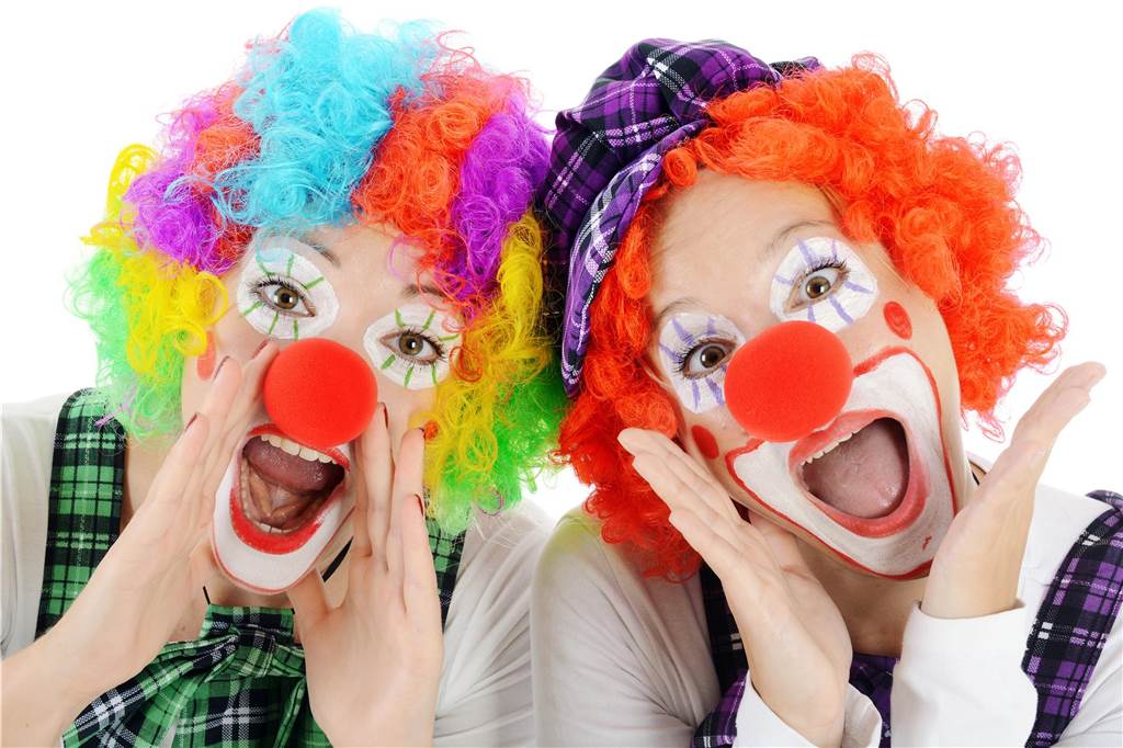 Karneval 2023: Veranstaltungen im Ruhrgebiet und Münsterland zwei menschen im clownskostüm