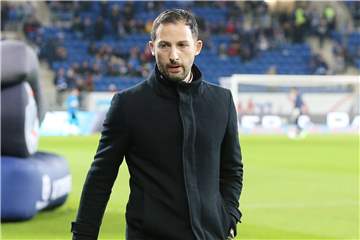 Unzufrieden: Domenico Tedesco spracht angesichts des Spielverlaufs von „zwei verlorenen Punkten“.