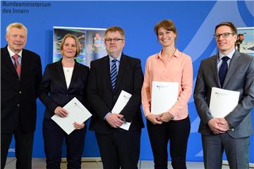Urs Granacher (r) ist Vorsitzender der Experten-Kommission zur Umsetzung der Leistungssportreform. Foto: Maurizio Gambarini