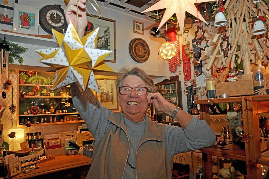 Markantes Fachwerkhaus in der Castroper Altstadt wird jetzt verkauft Ursula Hülsmann 2016 in ihrem Kunstgewerbe-Lädchen im Hinterzimmer des Hauses Biesenkamp 8.