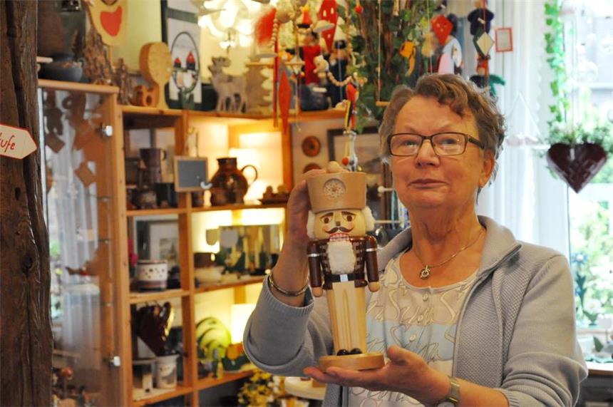 Ursula Hülsmann liebt ihren Laden Biesenkämpchen. Bereits seit 30 Jahren betreibt sie ihn, und noch ist kein Ende in Sicht.