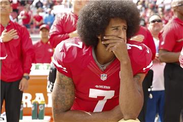 US-Footballer Colin Kaepernick startete mit dem Hinknien die Protestaktion. Foto: John G Mabanglo