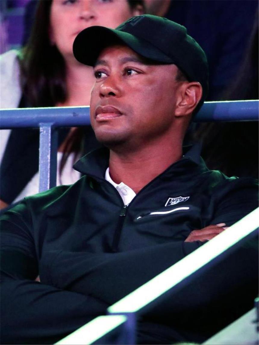 Nadal stoppt del Potro - Finale gegen Außenseiter Anderson US-Golfstar Tiger Woods verfolgt das Match zwischen Rafael Nadal und Juan Martin del Potro. Foto: Julio Cortez