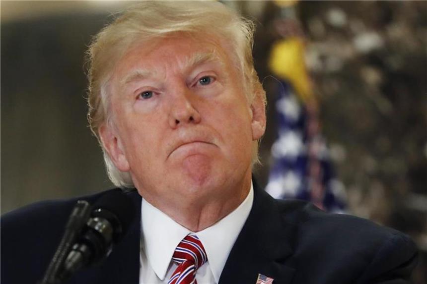 Trump legt im Hymnenstreit der NFL nach US-Präsident Donald Trump ist weiter sauer auf die knieenden Football-Profis. Foto: Pablo Martinez Monsivais