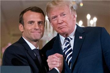 US-Präsident Donald Trump (r) und Frankreichs Staatschef Emmanuel Macron im Weißen Haus in Washington. Foto: Andrew Harnik/AP